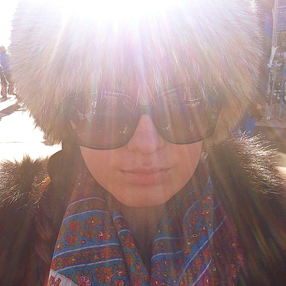 Meet your Posher, Donya